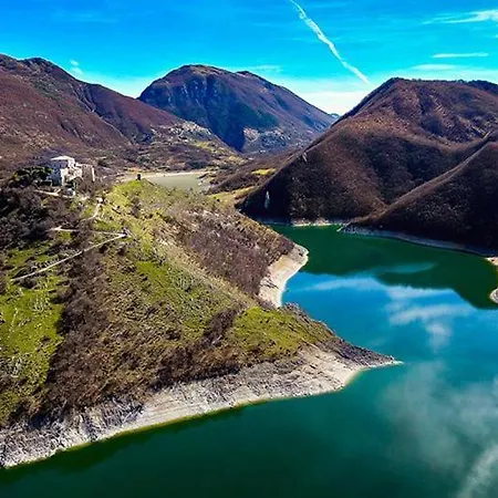 Casa Con Terrazzi - 6posti 2stanze 2bagni - Lakeholiday It Holiday home Castel di Tora